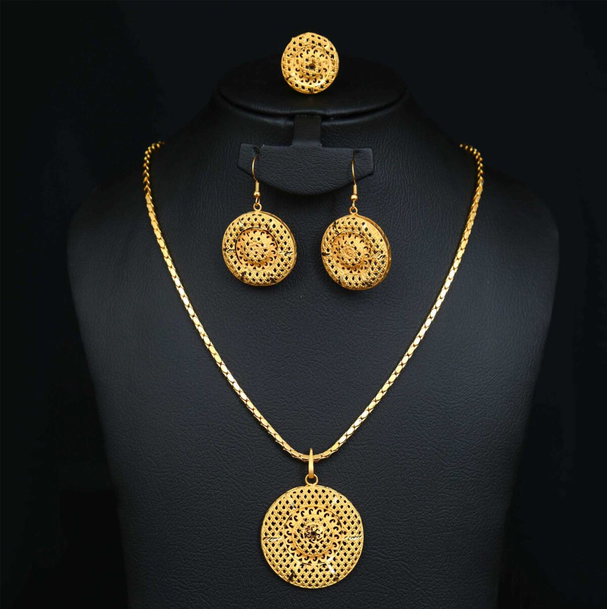 Stylish gold plated thin chain with round locket necklace set