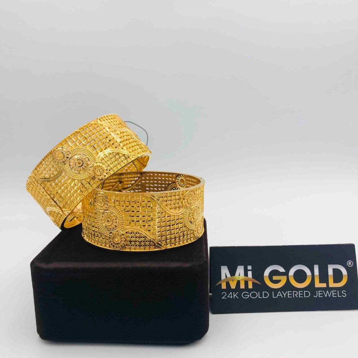Gold-Plated Lattice Bangles with Floral Engraving (Pair)