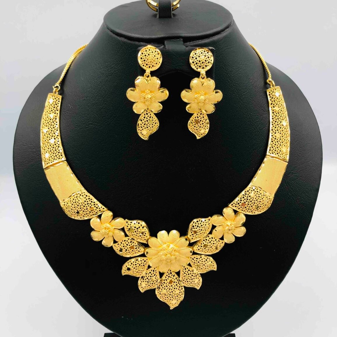 Gold-Plated Floral Necklace Set with Drop Earrings