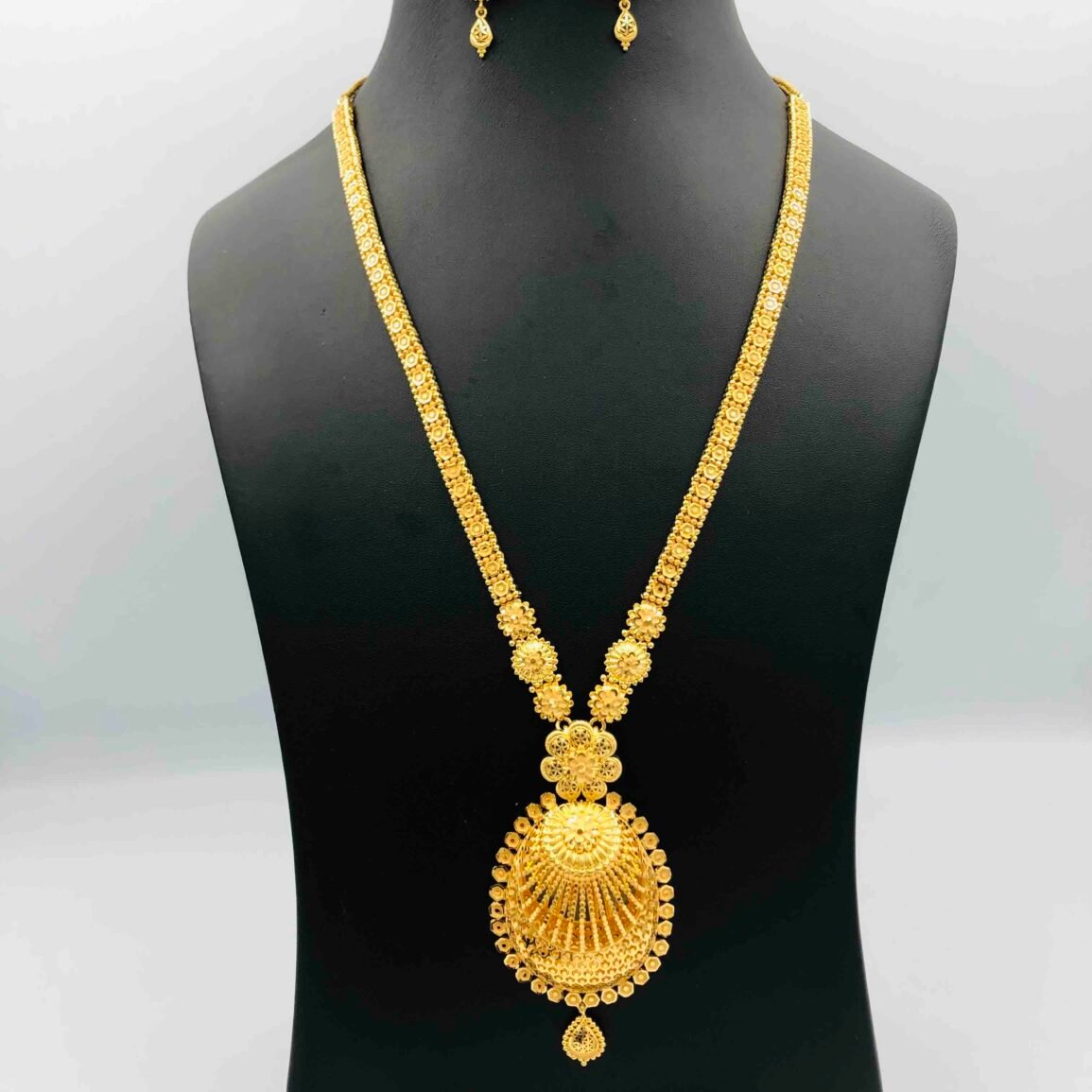 Traditional Gold-Tone Long Necklace with Fan-Shaped Pendant